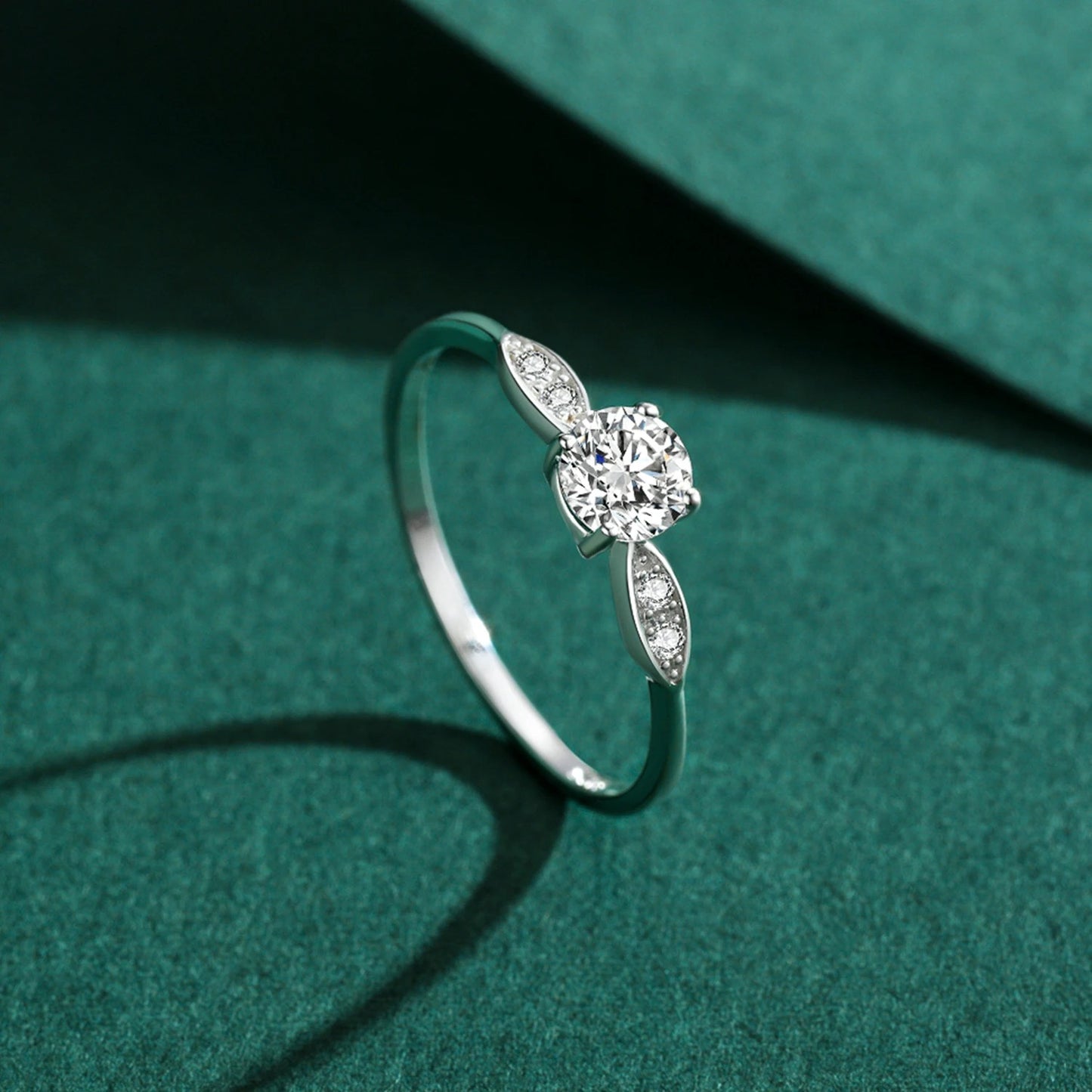 Classic Round Zircon Wedding Ring – 925 Sterling Silver Engagement Band