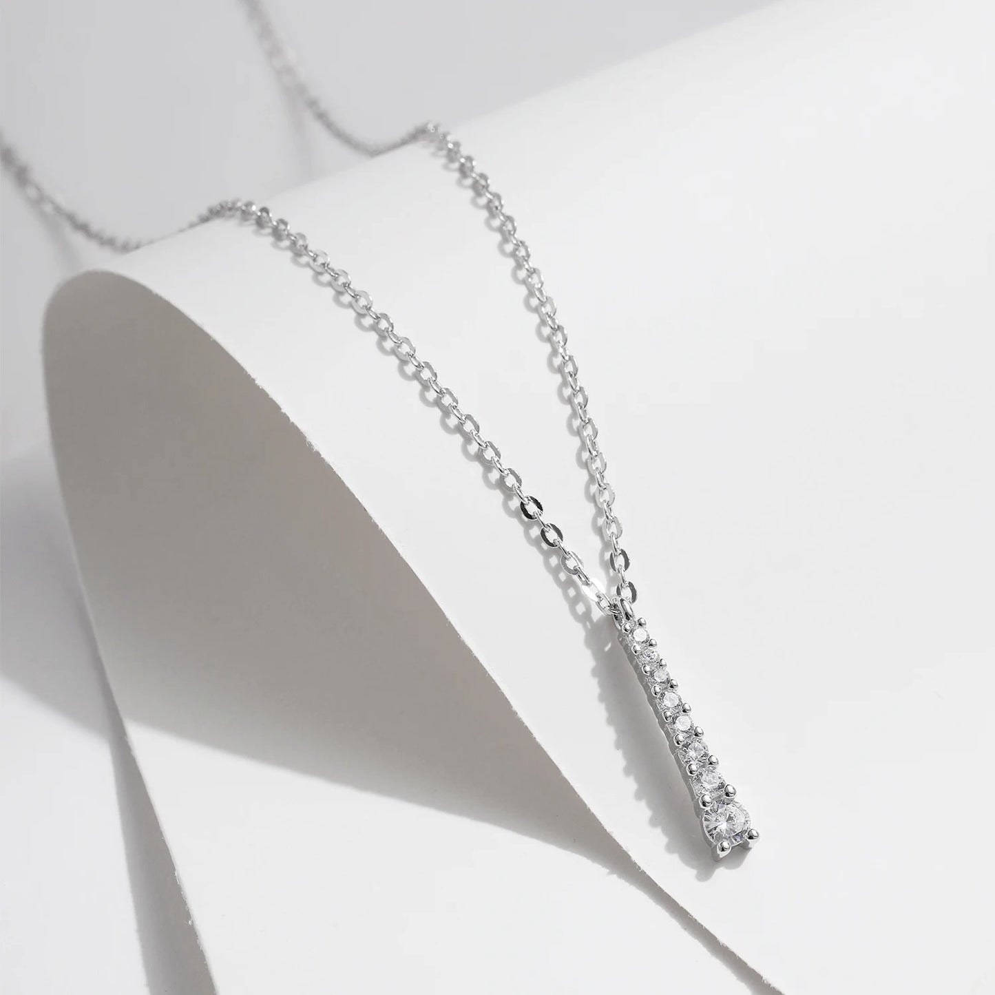 Minimalist Moissanite Necklace – 925 Sterling Silver D Colour Pendant Necklace