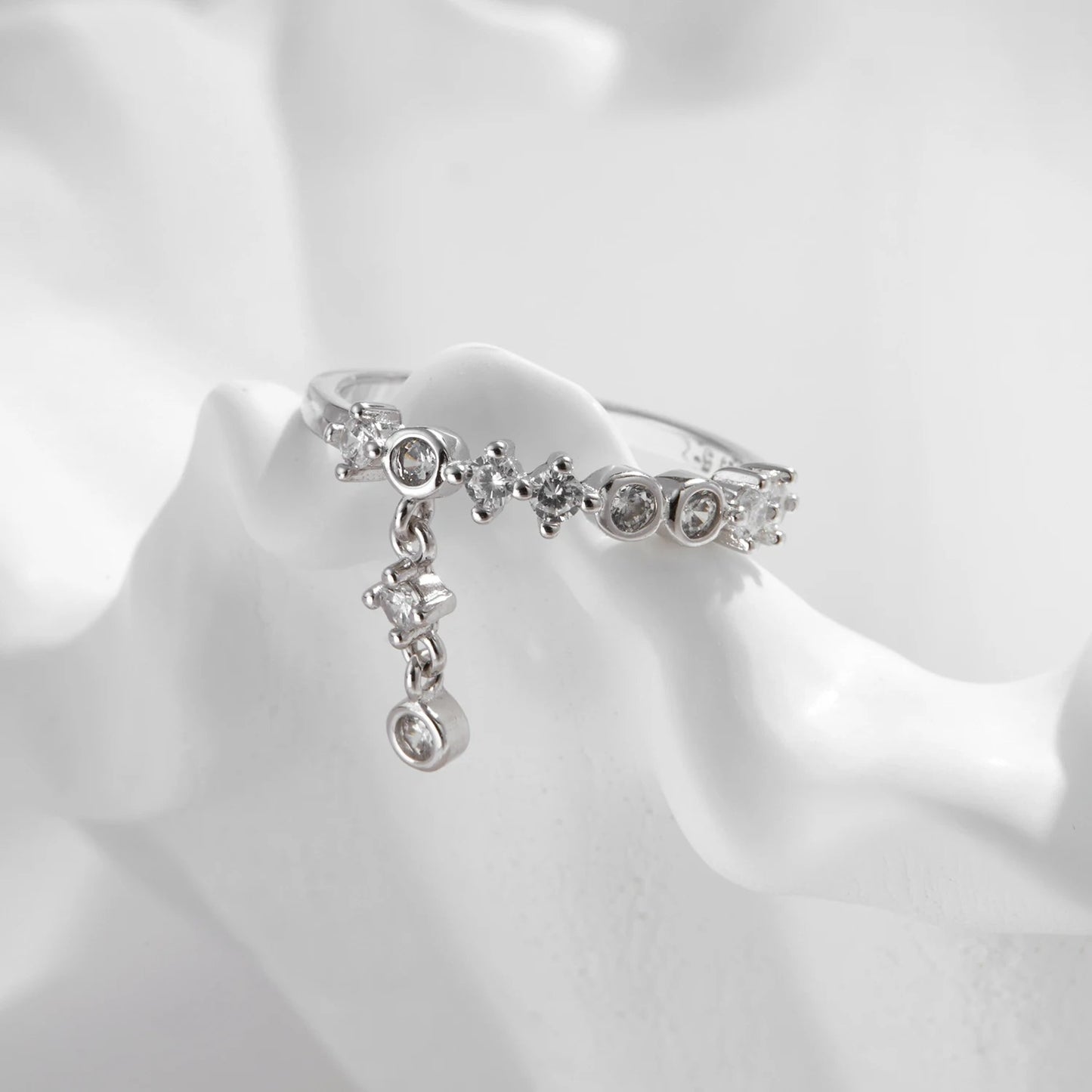 Round Zirconia Ring – 925 Sterling Silver Sparkling Zircon Charm Ring