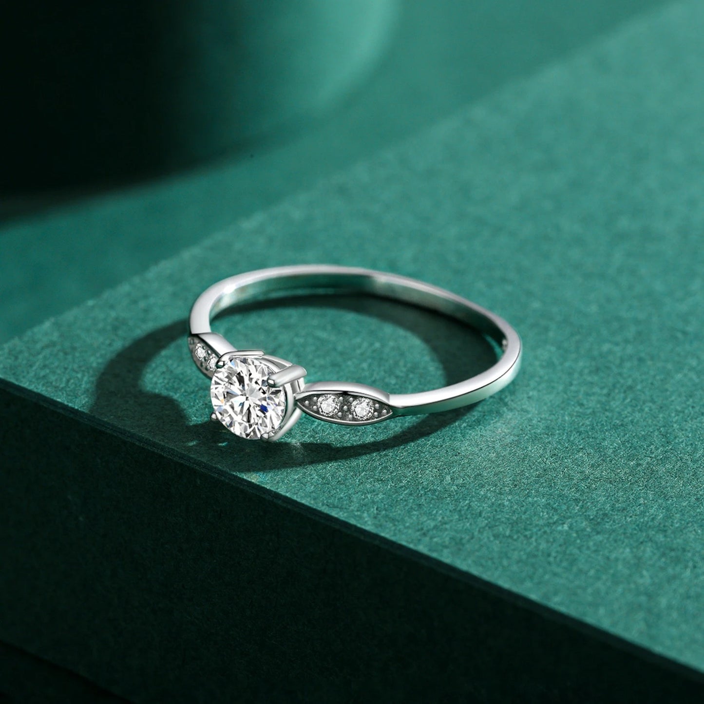 Classic Round Zircon Wedding Ring – 925 Sterling Silver Engagement Band