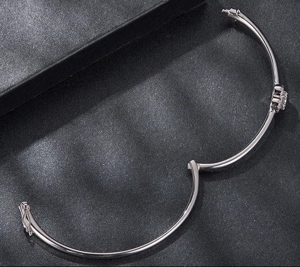 0.5CT Heart Moissanite Cuff Bracelet – 925 Sterling Silver Hollow Heart Bangle
