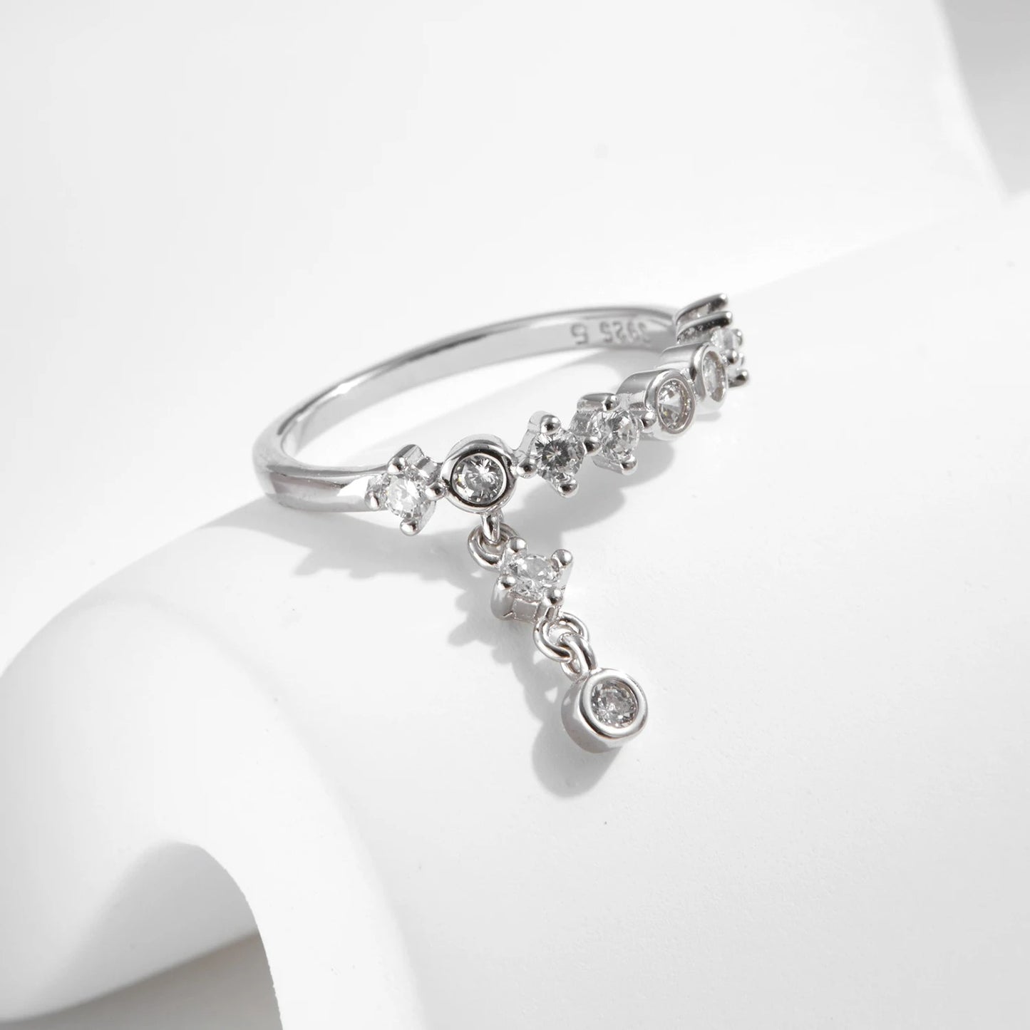 Round Zirconia Ring – 925 Sterling Silver Sparkling Zircon Charm Ring